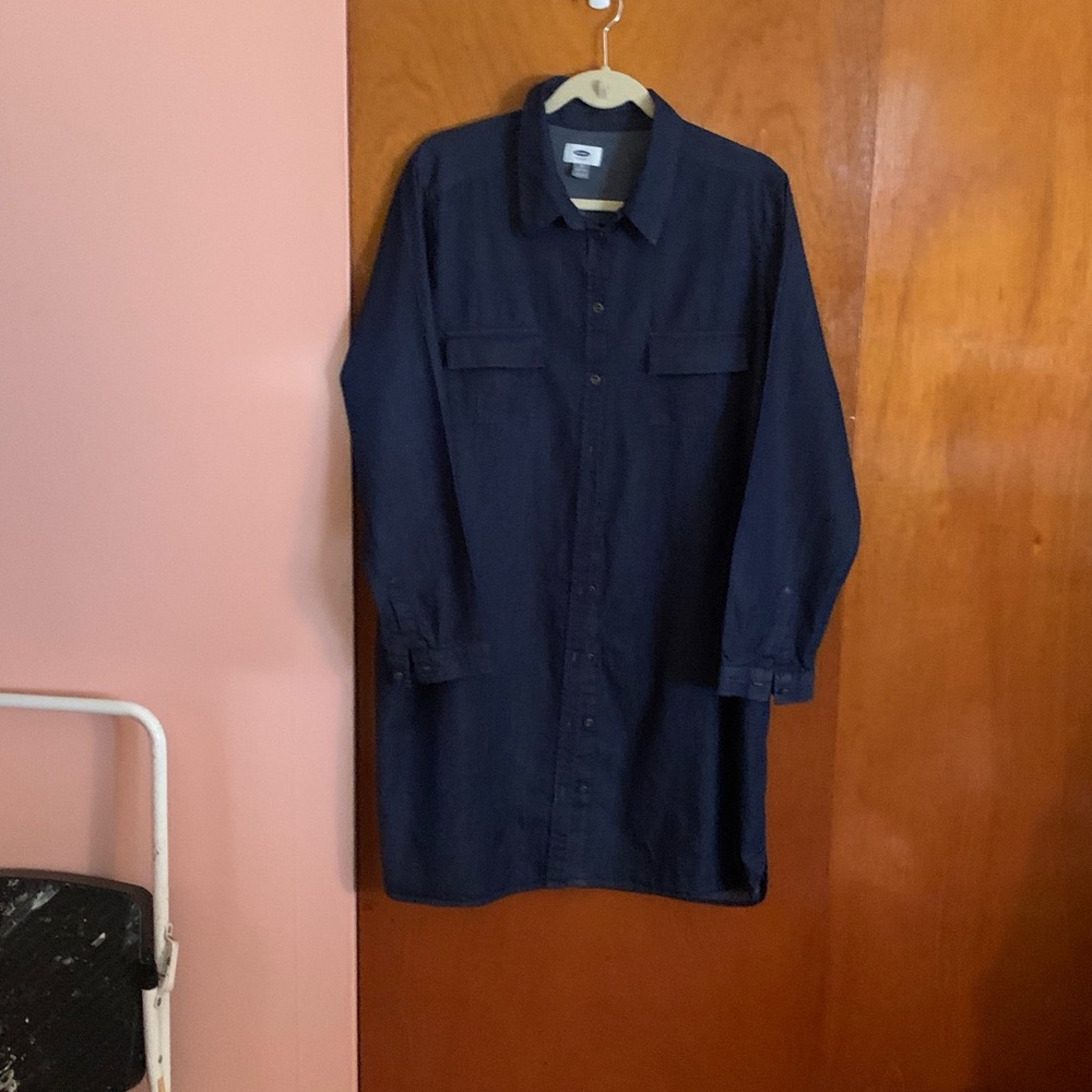 WOMENS BUTTON FRONT TUNIC LENGTH CHAMBRAY DENIM SHIRT/LONG SLEEVE by OLD NAVY 18